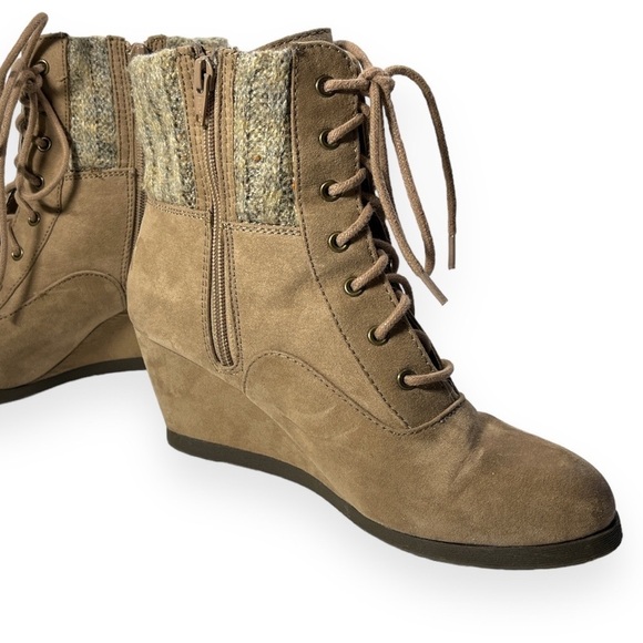SO Wedge Tan Boot Womens Sweater Knit Collar Edge Zip Up and Lace Up - Picture 7 of 16